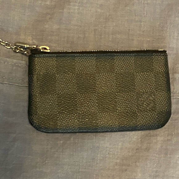 Like new authentic Louis Vuitton items hat belt and coin pouch. - Picture 4 of 9